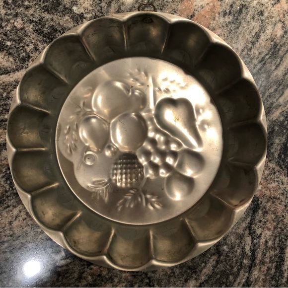 Vintage Fluted Copper Mold - Picture 3 of 7